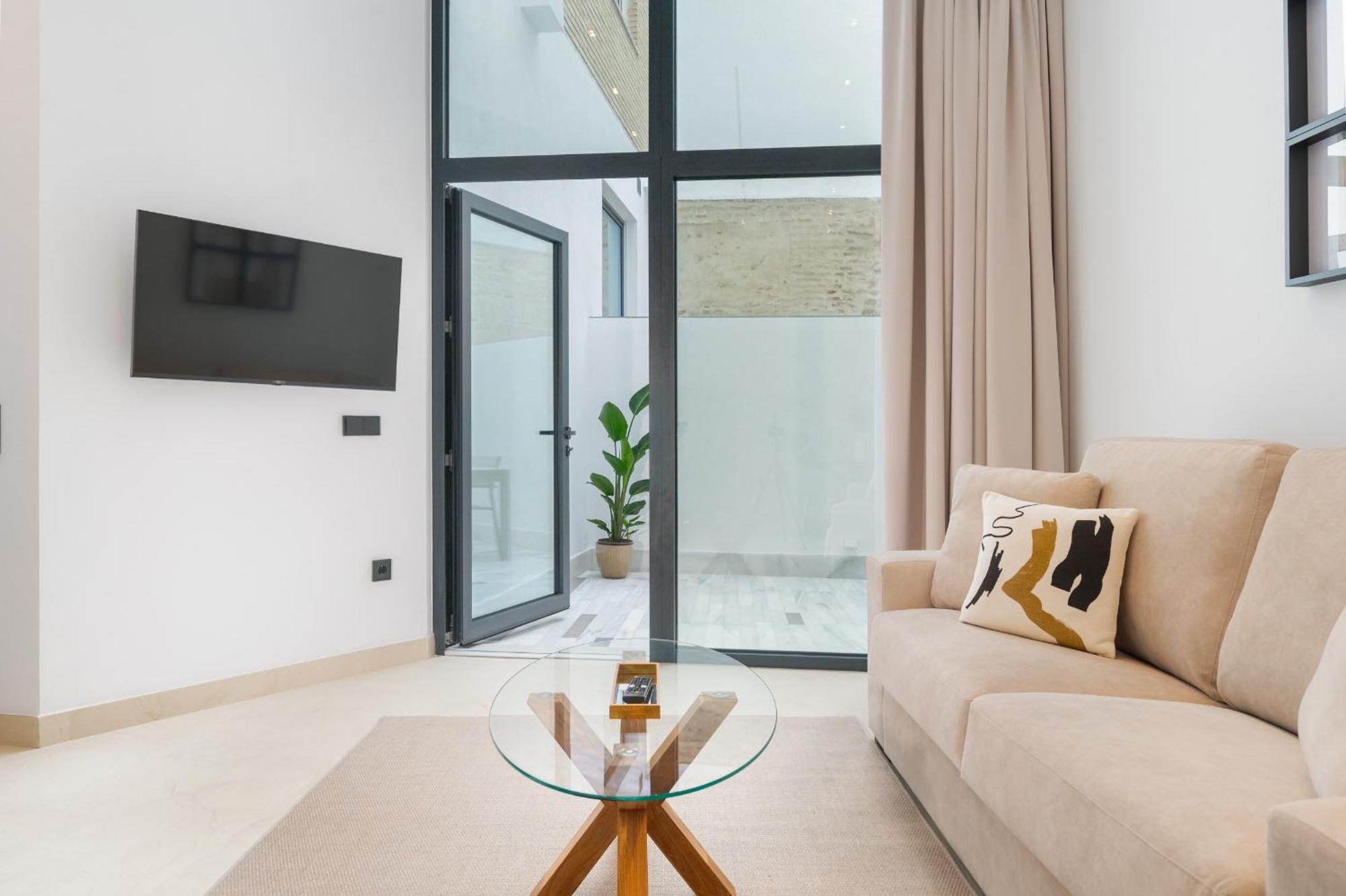 New Design - Private Patio - Gallos 2 Appartamento